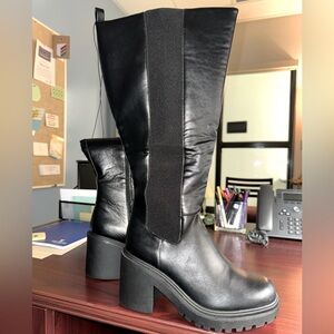 NWT Extra Wide Calf Chelsea Boots